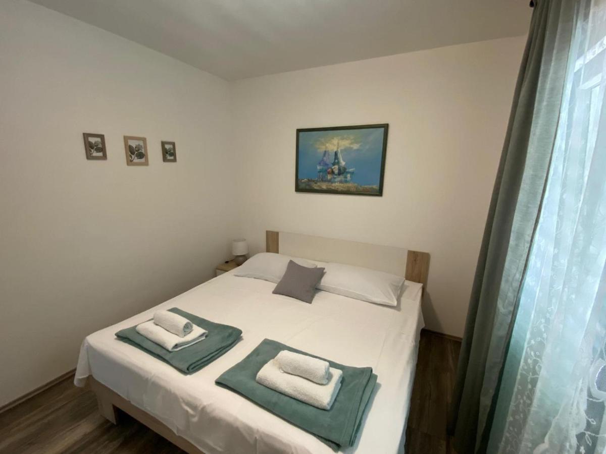 Apartmani Juricev Vodice Szoba fotó